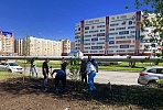 Surgut perinatal center construction workers complete city park landscaping works