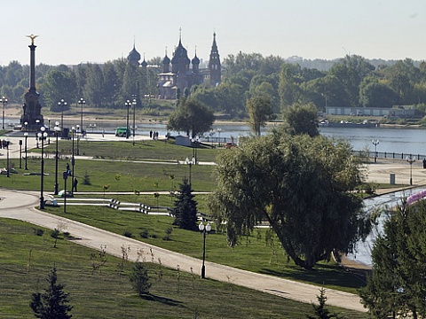 The Volga River embankment, Yaroslavl