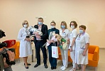 First newborn and his mother are discharged from the Surgut perinatal center built under PPP principles